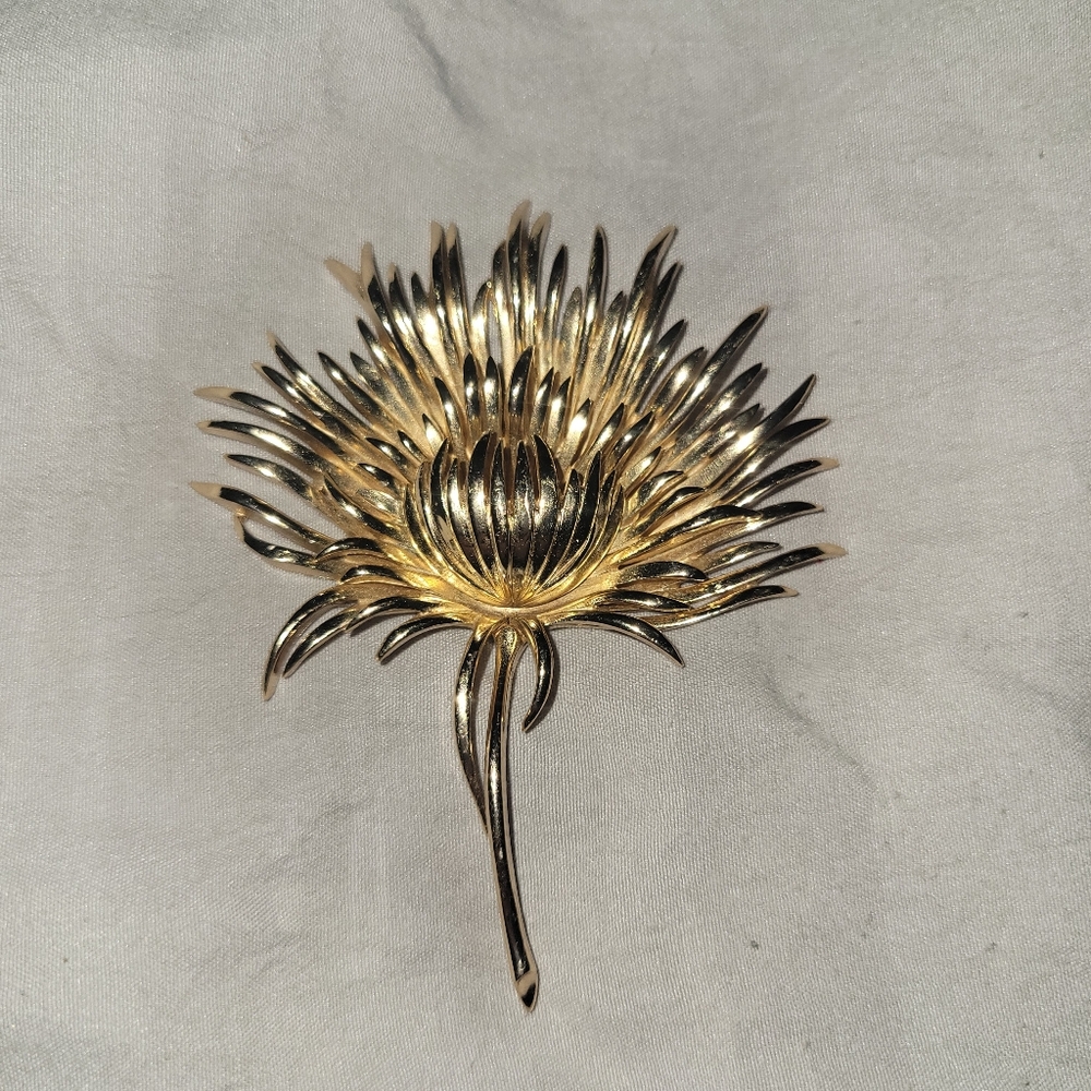 Vintage CROWN TRIFARI Thistle Brooch